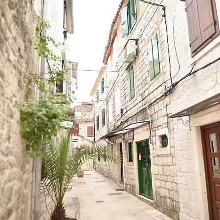 Luka'S Amber Rooms In The Center Of Traù Esterno foto
