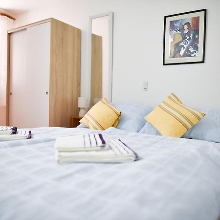 Luka'S Amber Rooms In The Center Of Traù Esterno foto