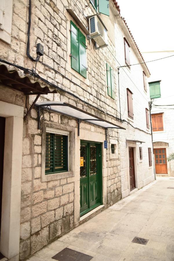 Luka'S Amber Rooms In The Center Of Traù Esterno foto