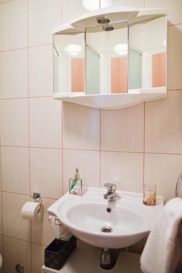 Luka'S Amber Rooms In The Center Of Traù Esterno foto